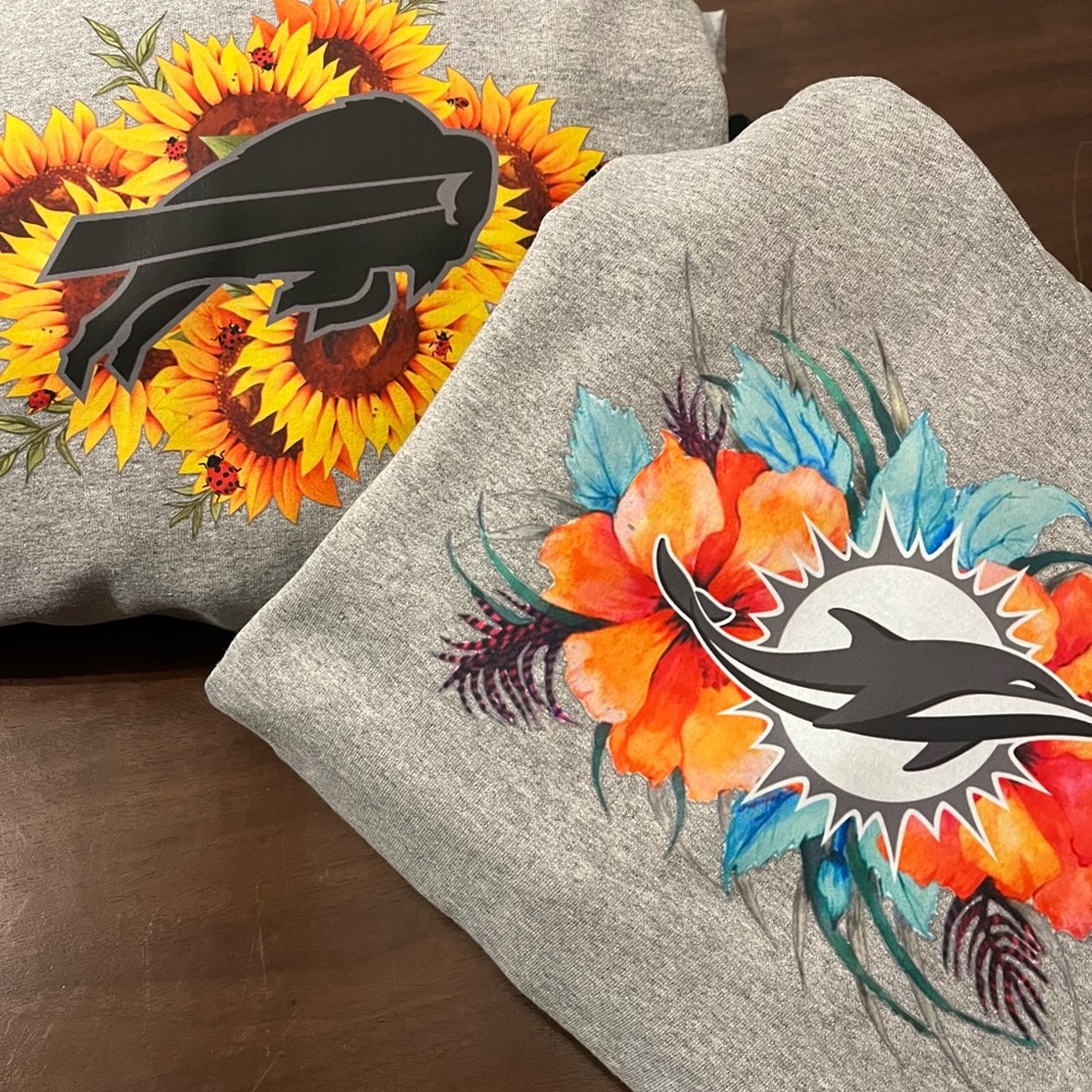 Customized t-shirts, sweatshirts, bags!! Specializing in sportswear and prints!